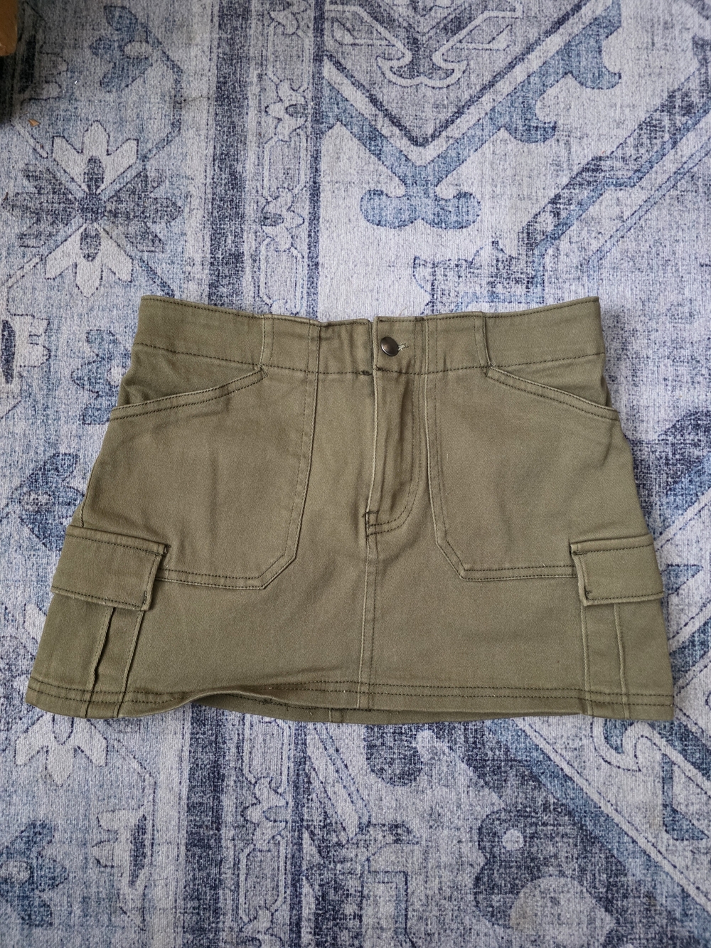 Harlow Olive Cargo Mini Skirt in size XS with 6 Pockets. Retro Military Grunge